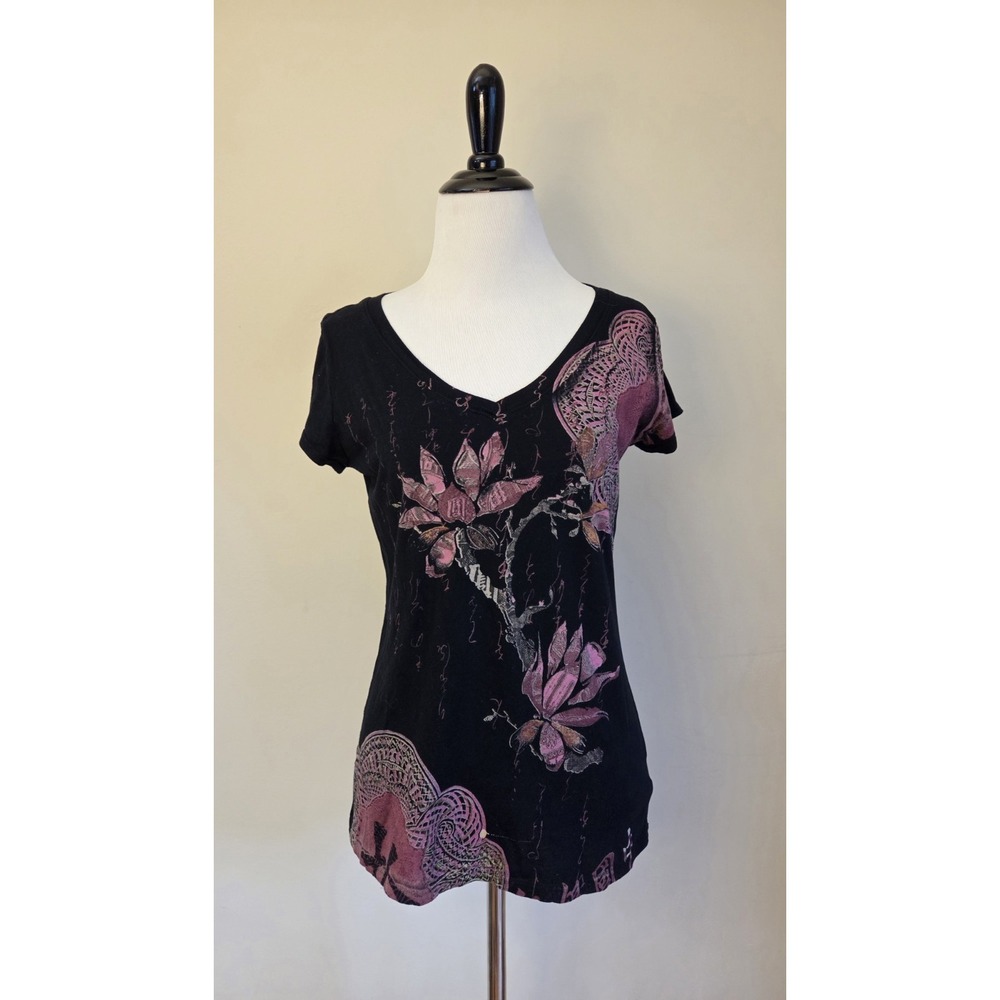 Lucky Brand Women's XS Black V‑Neck Graphic Tee Floral Paisley‎ Boho Y2K